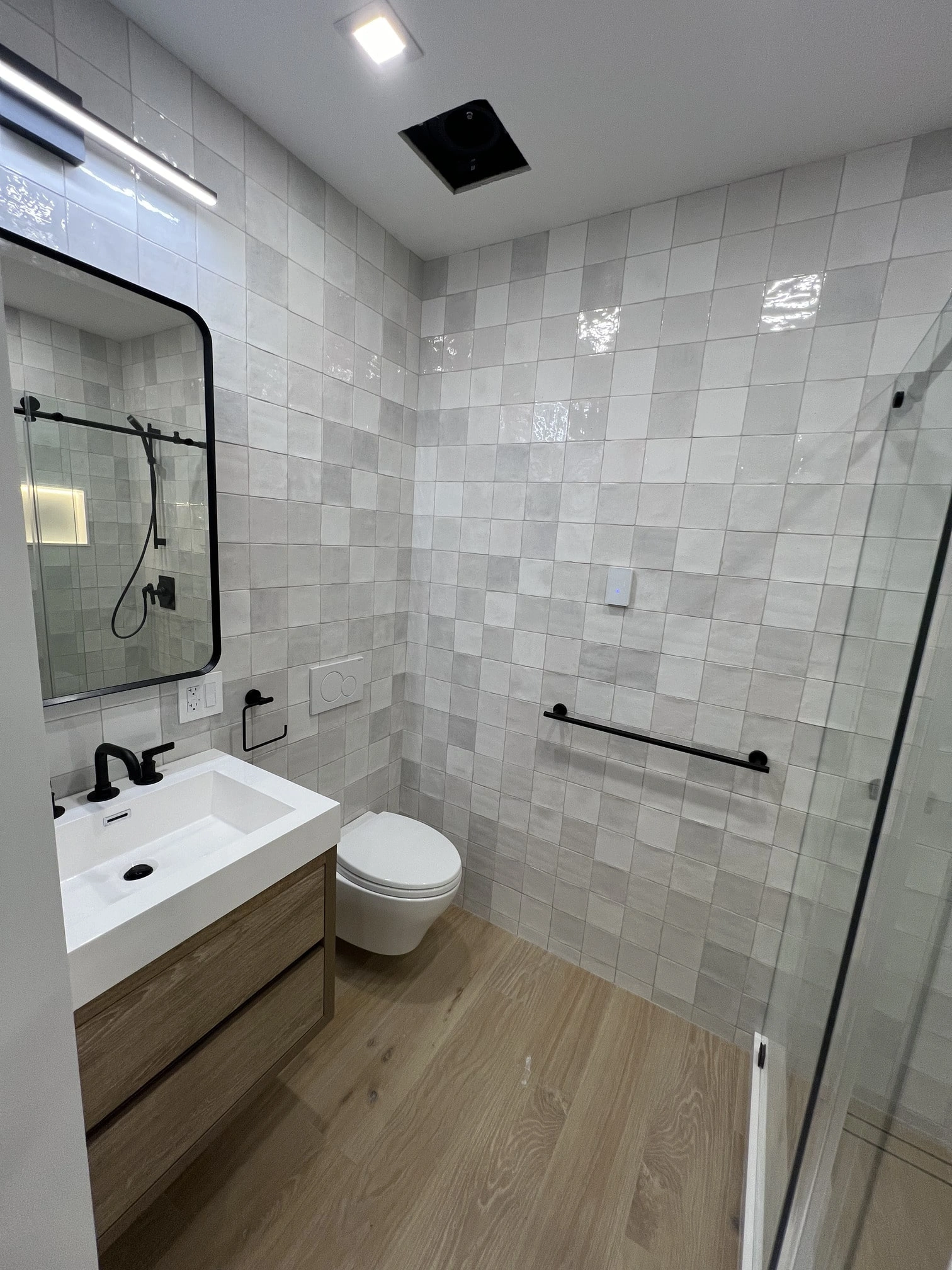 Bathroom Ceramic and Porcelain Tile